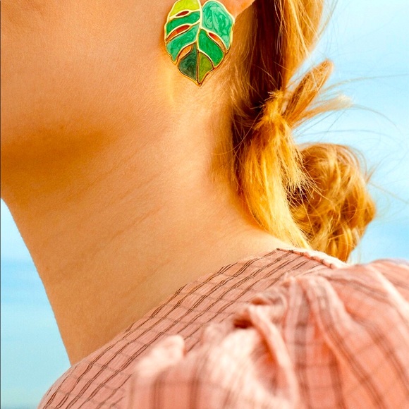 🪴NWT Stunning Banana Leaf Painted Stacked Earring - Picture 5 of 5